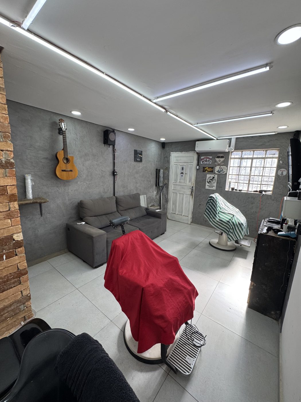 Interior da Barbearia 981